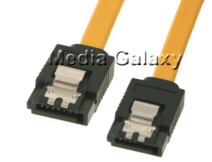 כבל SATA צהוב עם חיבורים ישרים ומנגנון נעילה תוצרת Gigabyte