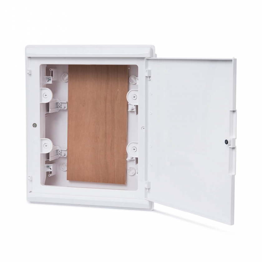 לוח תקשורת להתקנה על הטיח 24 מודול NISKOBOX