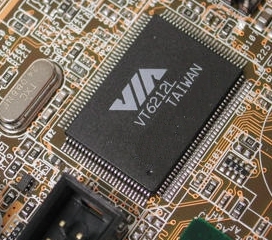 Chipset איכותי של חברת VIA דגם VT6212L