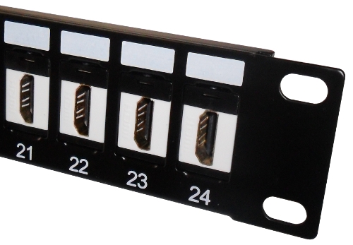 פנל עם 24 חיבורים לכבלי HDMI - מותאם לארון תקשורת